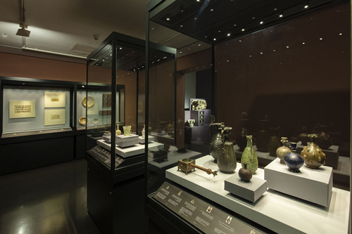 معروضات مركز الأمريكان الثقافي 